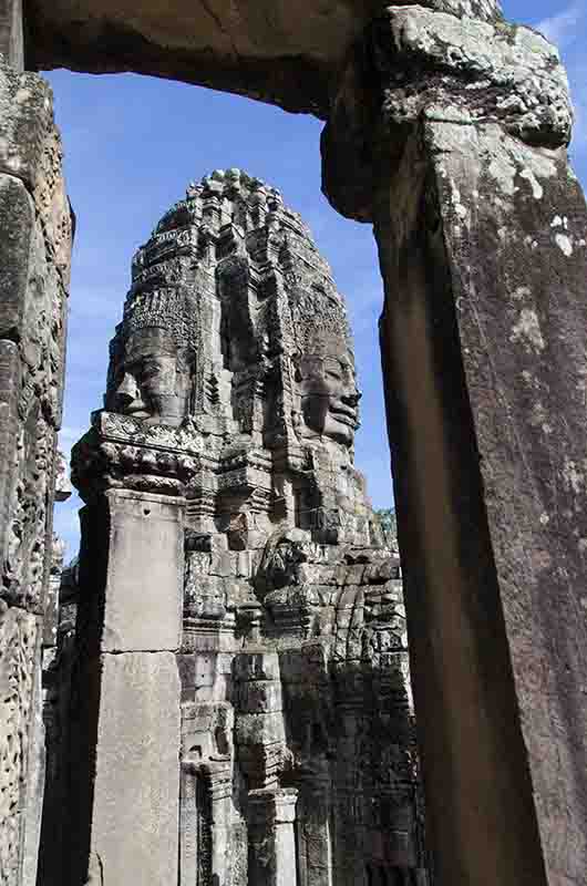 65 - Camboya - Angkor - ciudad de Angkor Thom - templo de Bayon